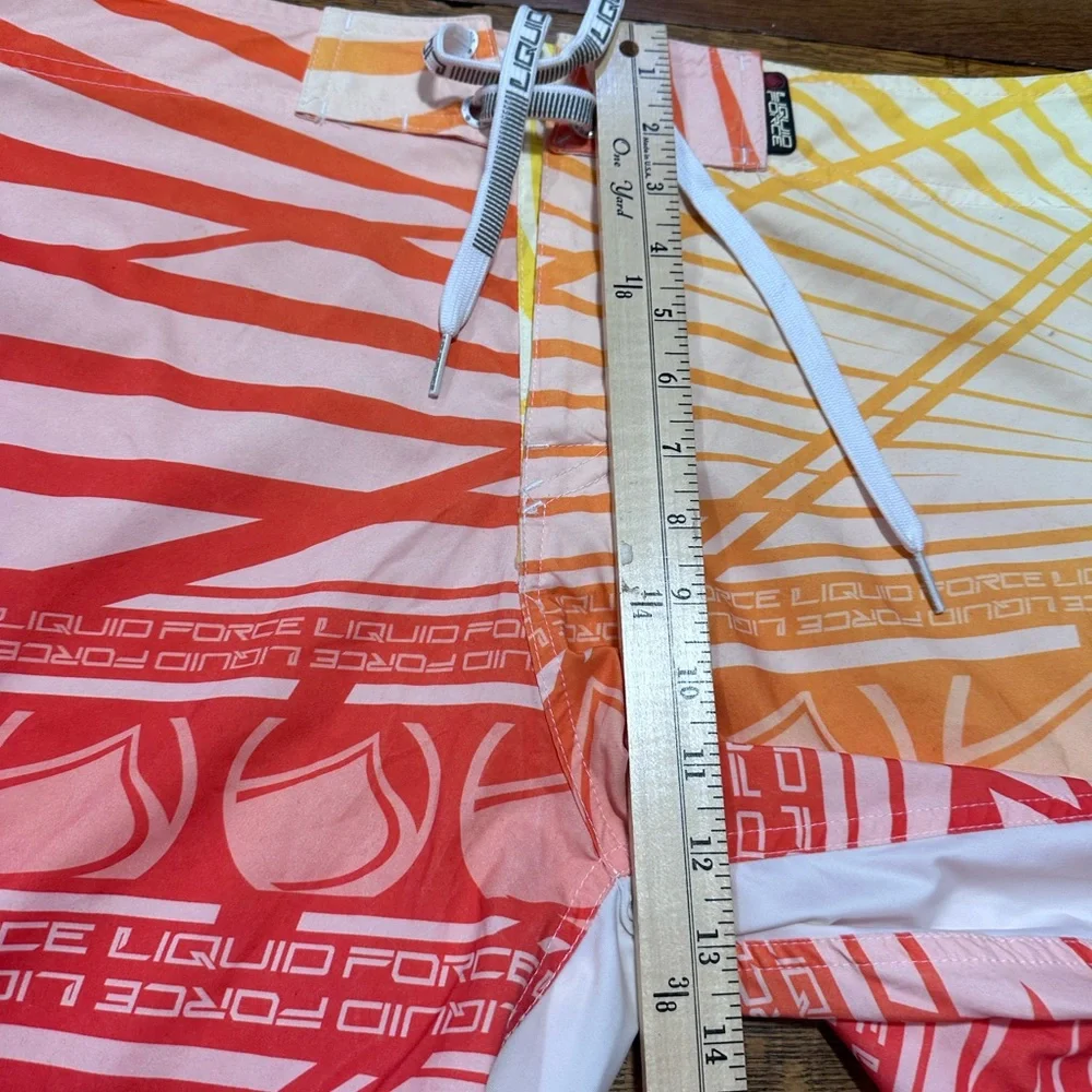 Liquid Force NWT men’s swim trunks‎ sz 36